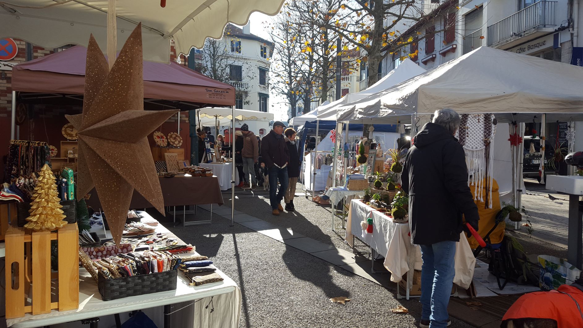 Les Artisans Locaux Autour Des Halles Les Week Ends Saint Jean De Luz